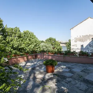 Bonito Piso Junto Al Rio Siviglia